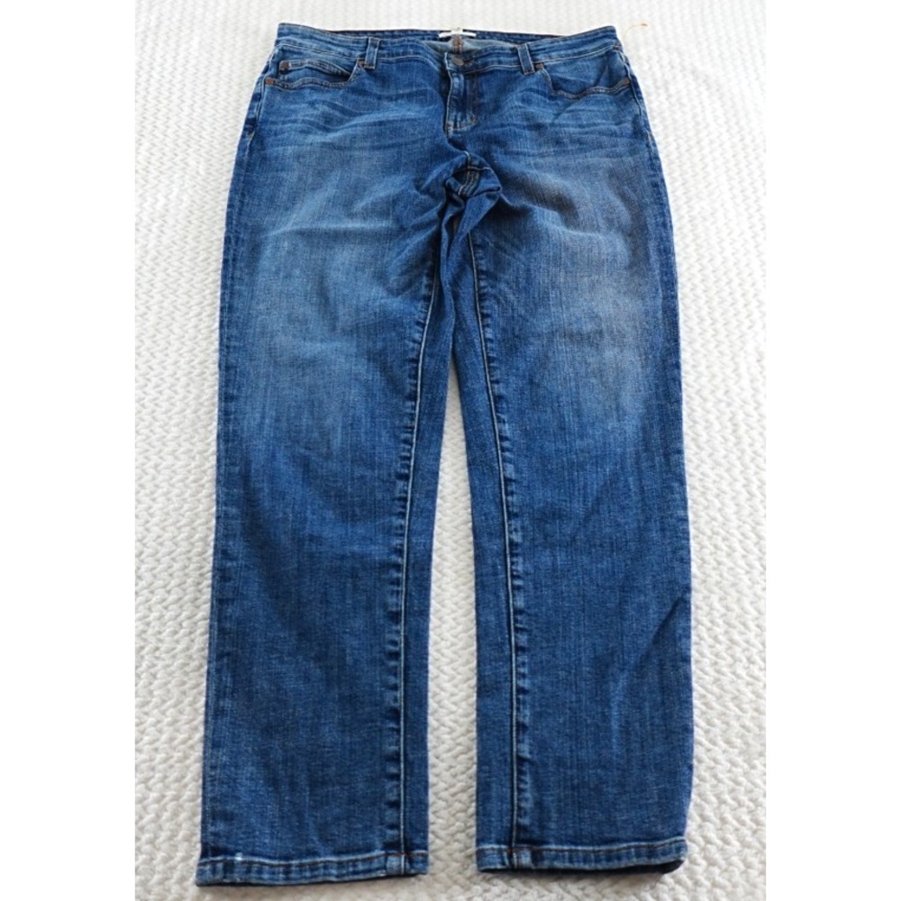 Eileen Fisher Jeans Women size 8 Blue Light Wash Relax Fit Straight Leg Denim
